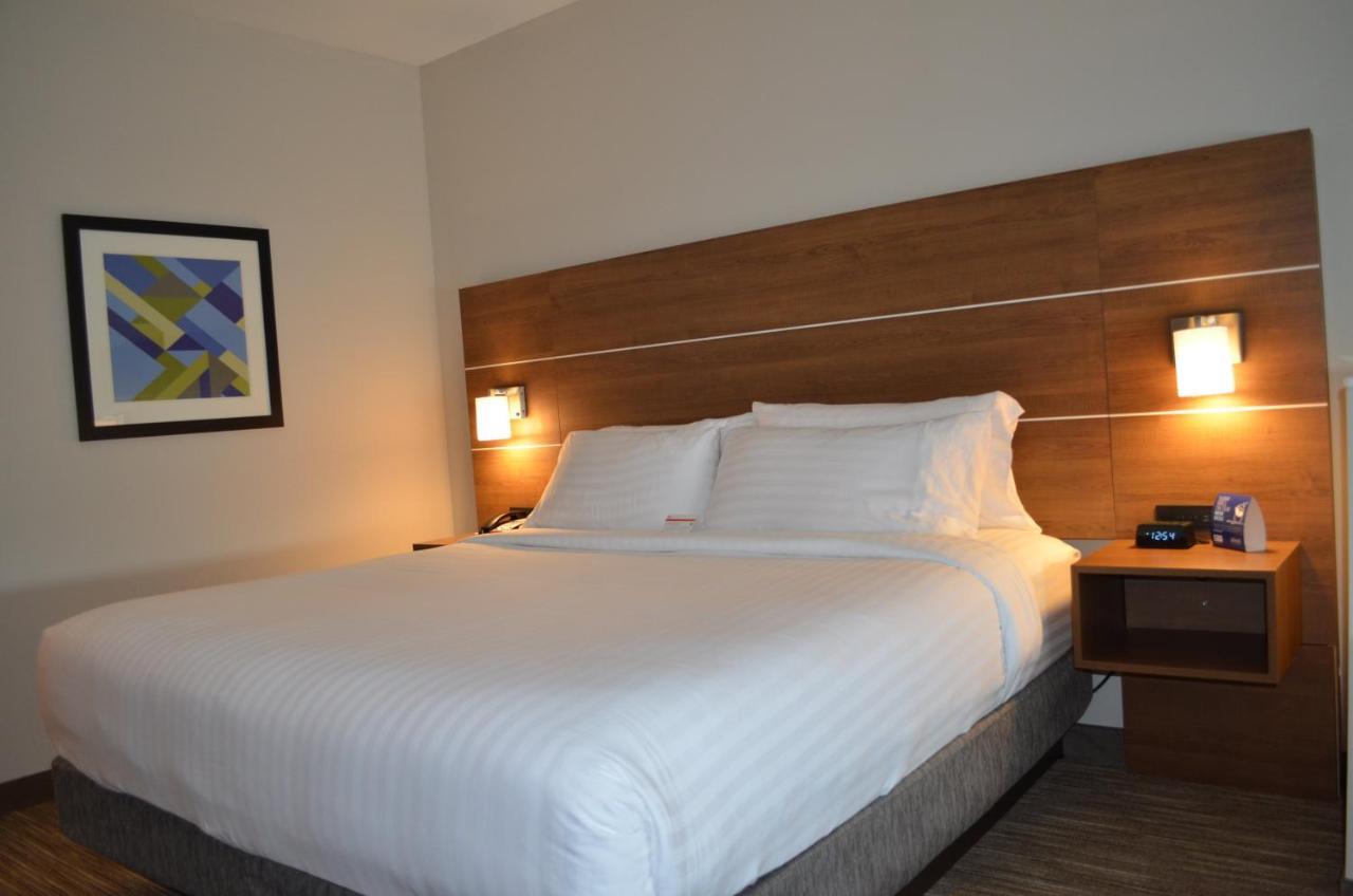Holiday Inn Express & Suites - Charlotte Ne - University Area By Ihg Exterior foto