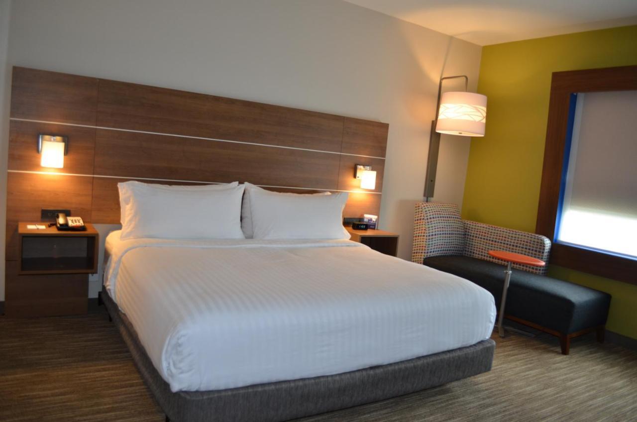 Holiday Inn Express & Suites - Charlotte Ne - University Area By Ihg Exterior foto
